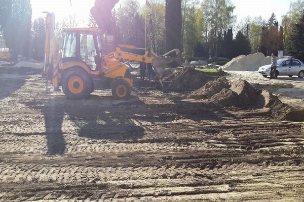 Біля пам'ятника Бандері знайшли людські кістки