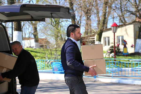 За сприяння фонду Ігоря Гуди тисячі потребуючих нашої області отримають Паски до Великодня (Фото)