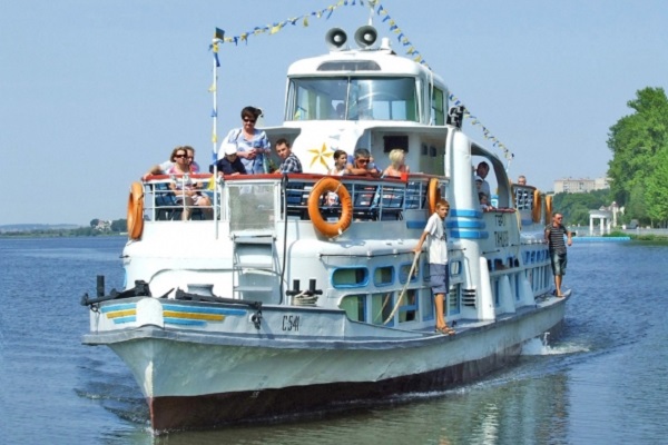 На Великдень Тернопільським ставом вже курсуватиме теплохід