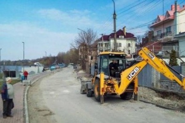 Через ремонт дороги кілька вулиць в центрі будуть перекриті