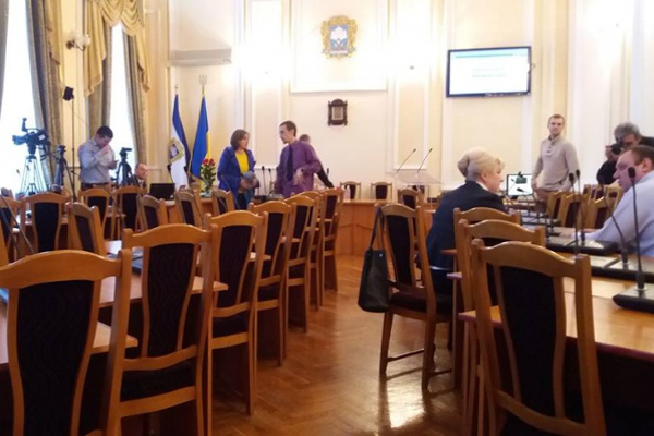 Чому фракції Самопомочі та БПП втрутились у внутріпартійний свободівський конфлікт і зірвали сесію Тернопільської міської ради