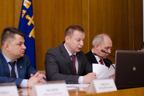 Степан Барна: Частина коштів, отриманих від перевиконання митного збору, буде спрямована на покращення стану доріг в області