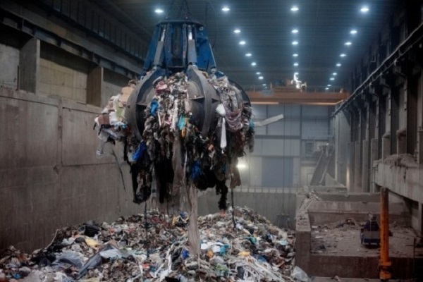 Листівки є, а заводу немає, або хто завалює Бережанщину сміттям?