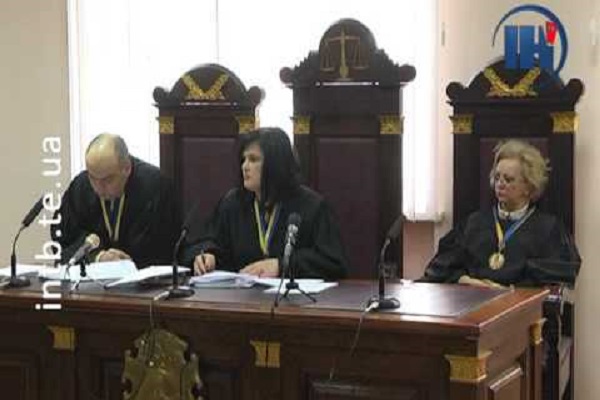 У суддівській «сім'ї» задекларували 10 земельних ділянок і 3 будинки