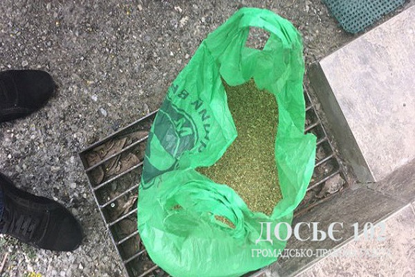 Тернопільським поліцейським - знижки на наркотики!