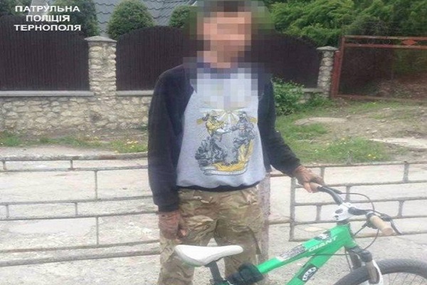 За порушення ПДР поліцейські оштрафували велосипедиста 