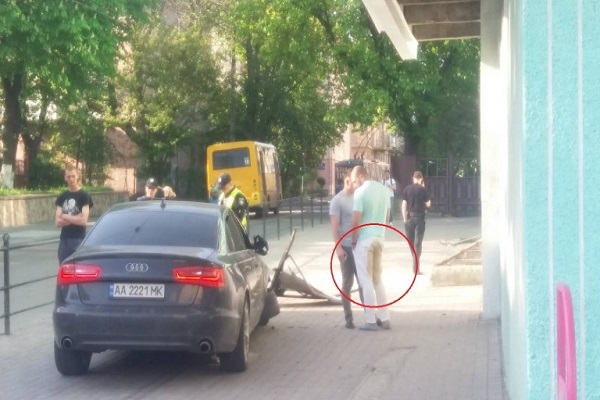 Київський «мажор» ледь не в'їхав в дитячу поліклініку на швидкості 100 км/год