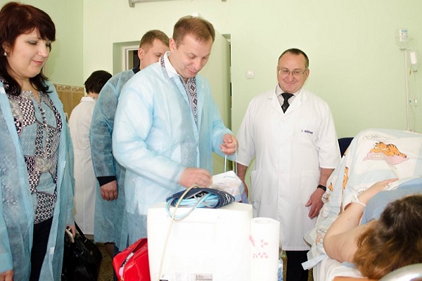 Степан Барна привітав зі святом матерів у перинатальному центрі «Мати і дитина»