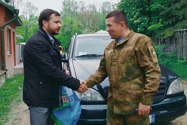 Напередодні Дня Героїв Ігор Гуда передав автомобіль для АТО