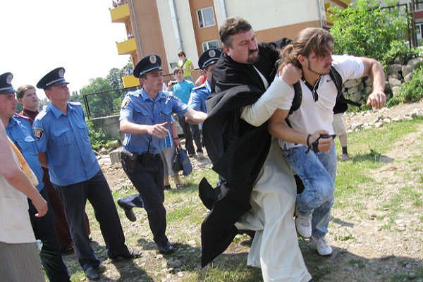 На Тернопіллі побилися священики Київського та Московського Патріархатів