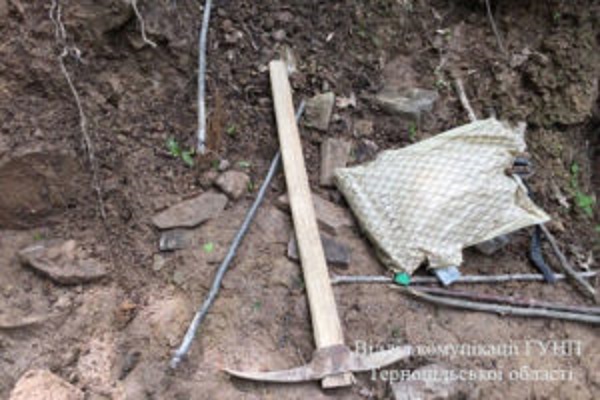 На Тернопіллі почали полювати на незаконних копачів каменю