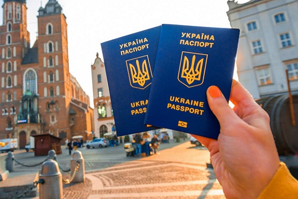 Чи зможуть тернополяни зі старими закордонними паспортами перетинати кордон?