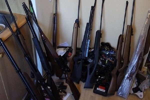 У тернопільського підприємця виявили склад зброї