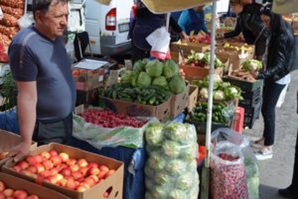 Тернополян попереджають про небезпеку ранньої зеленини на ринках