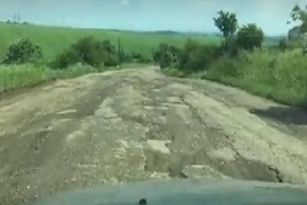 Львівський водій поділився враженням від тернопільської дороги (відео)