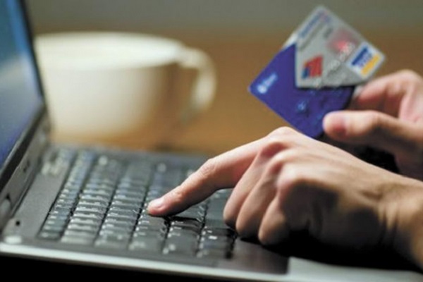 Ще одна тернополянка так продавала речі в інтернеті, що лишилася без грошей