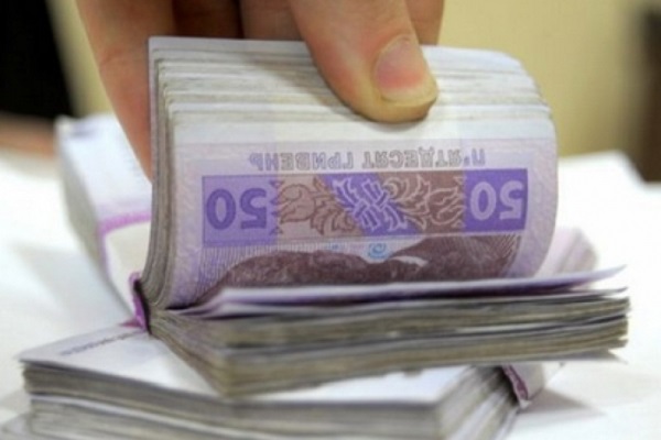 «Працівник банку» кинув тернополянина на 9000 гривень