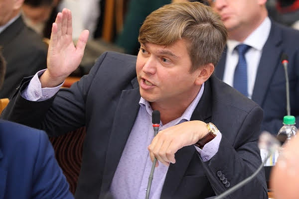 Депутат міської ради систематично обкрадав комунальне підприємство, де він був директором (фотодокази)