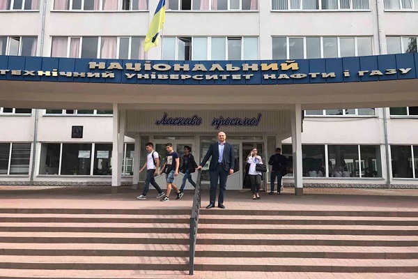 «Депутат-кілер» отримав диплом інженера-геолога