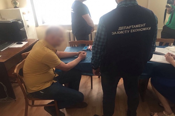 Ще одного викладача тернопільського ВНЗ «жадібність погубила» (фото)