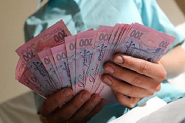 Бучацька мерія підвищила собі зарплати на 280 тисяч гривень