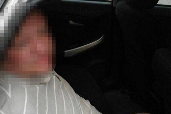 На Руській перехожим погрожують пістолетом