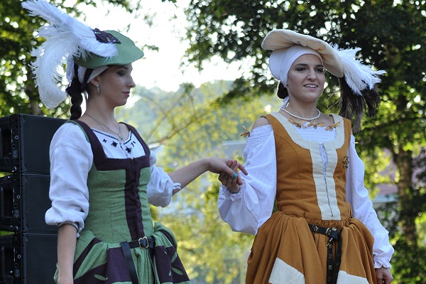 В Теребовлі поєднали середньовічні часи з сьогоденням (Фото)