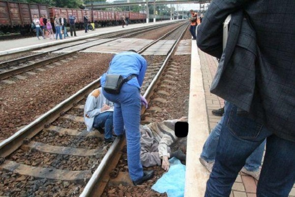 На тернопільському вокзалі під потягом загинув чоловік