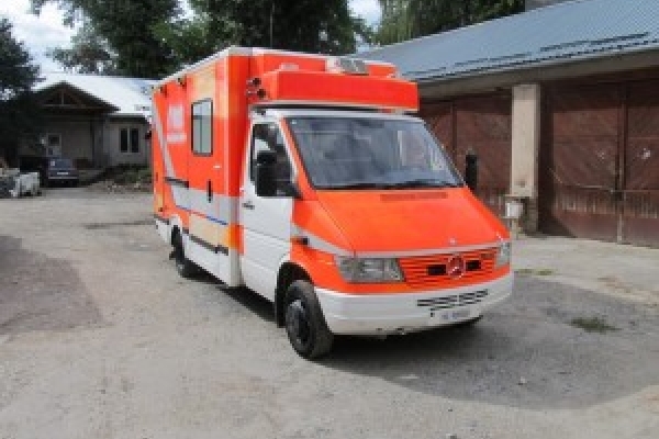 Німці подарували тернопільському університету авто (фотофакт)