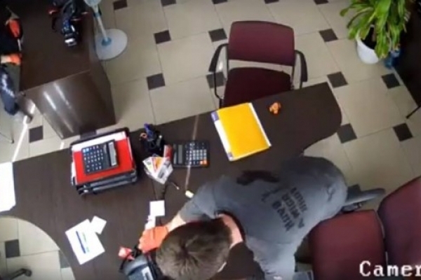 Посеред білого дня в Тернополі пограбували офіси