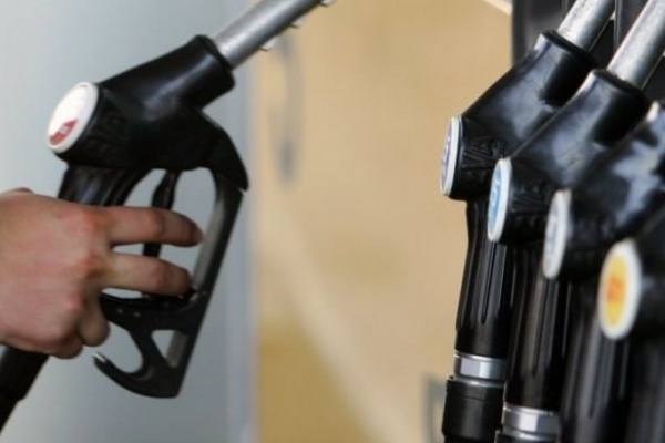 «Директор» заправки продав вигаданого пального на 100 тисяч