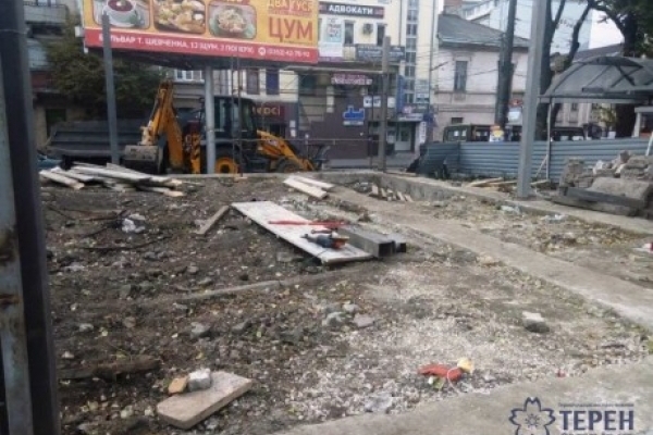 На залізничному вокзалі знову будівництво (ФОТО)