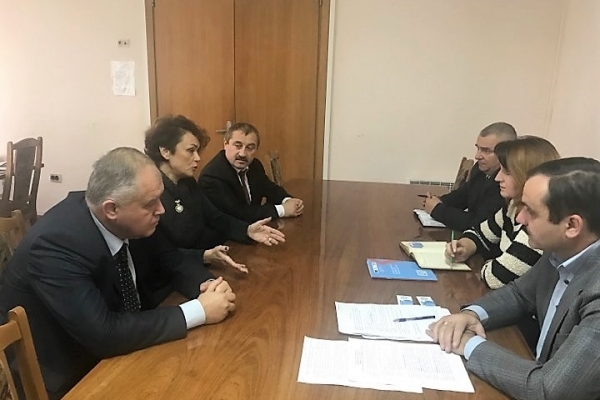 Можливість залучення літніх людей до соціально-економічного життя обговорили на Тернопільщині