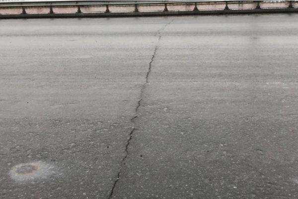 На щойно відремонтованій тернопільській дамбі з’явилася тріщина