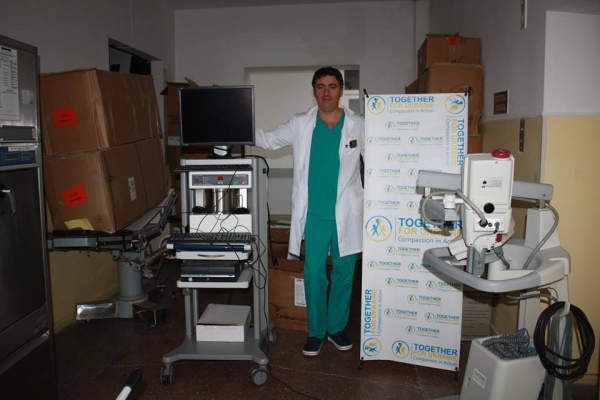 У Тернополі благодійники передали обладнання у лікарню