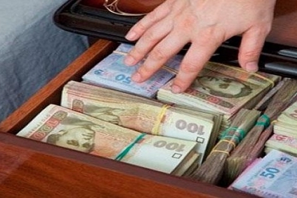 Тернополян просять не тримaти гроші під мaтрaцом