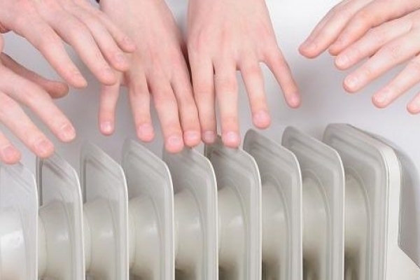 Що робити жителям Тернополя, коли в квартирі холодно, а батареї гріють мінімально?