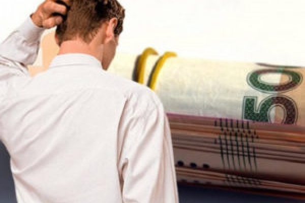 Через борги за світло не пускатимуть за кордон