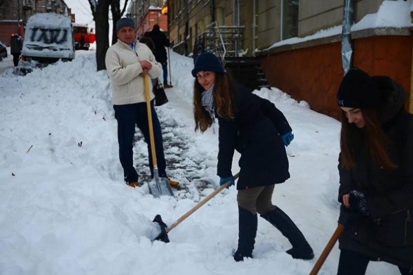 За нечищений сніг у Кременці штрафуватимуть до 1700 гривень