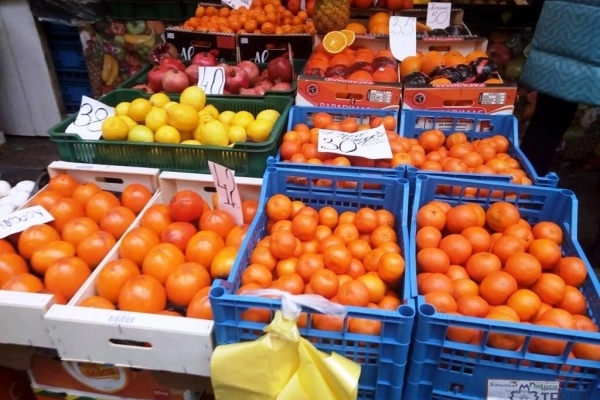 Скільки тернополянам доведеться заплатити, аби поласувати фруктами?