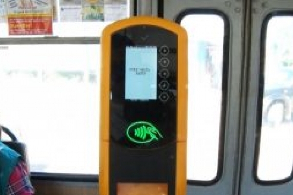 Пристрої для оплати за проїзд електронним квитком встановлюють у тернопільських тролейбусах