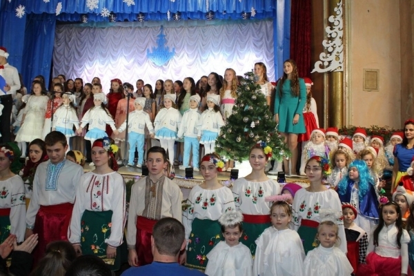 В Бережанах збирали гроші, щоб діти змогли влаштувати свято в районному будинку культури