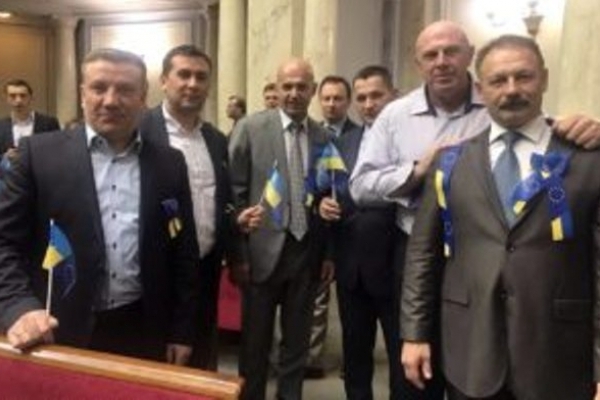 Шістьом тернопільським обранцям оплатили проживання в столиці з людських кишень