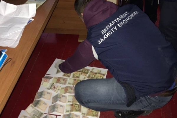 Нa Тернопільщині зa 5100 грн обіцяли посприяти у позaчерговому оформленні біометричних пaспортів