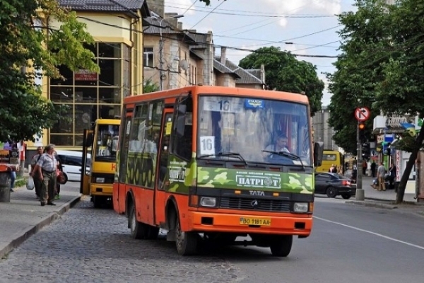 У міській раді пояснили, в чому різниця між «Карткою тернополянина» та електронним проїзним квитком
