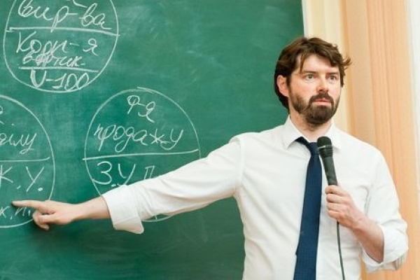 Андрій Новак: НБУ і Кабмін займаються умисним знищенням української економіки