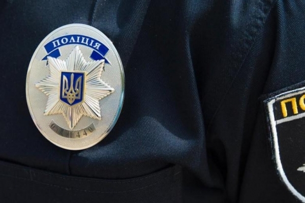 У Тернополі просто на вулиці на жінку напав грабіжник і вкрав сумку із 145 тис. гривень