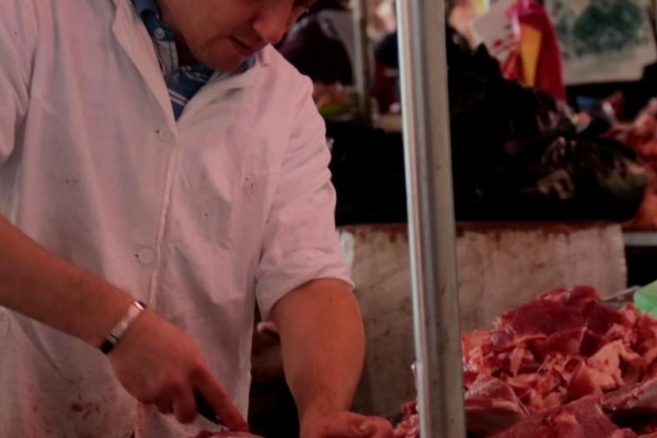 Як на тернопільських ринках перевіряють продукти на безпеку?