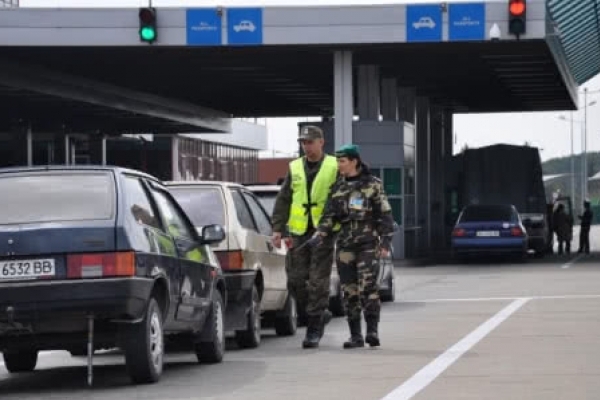 Полегшення на кордоні для українців закінчились