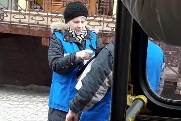 У Тернополі водій і пасажири без квитків вигнали з маршрутки контролерів